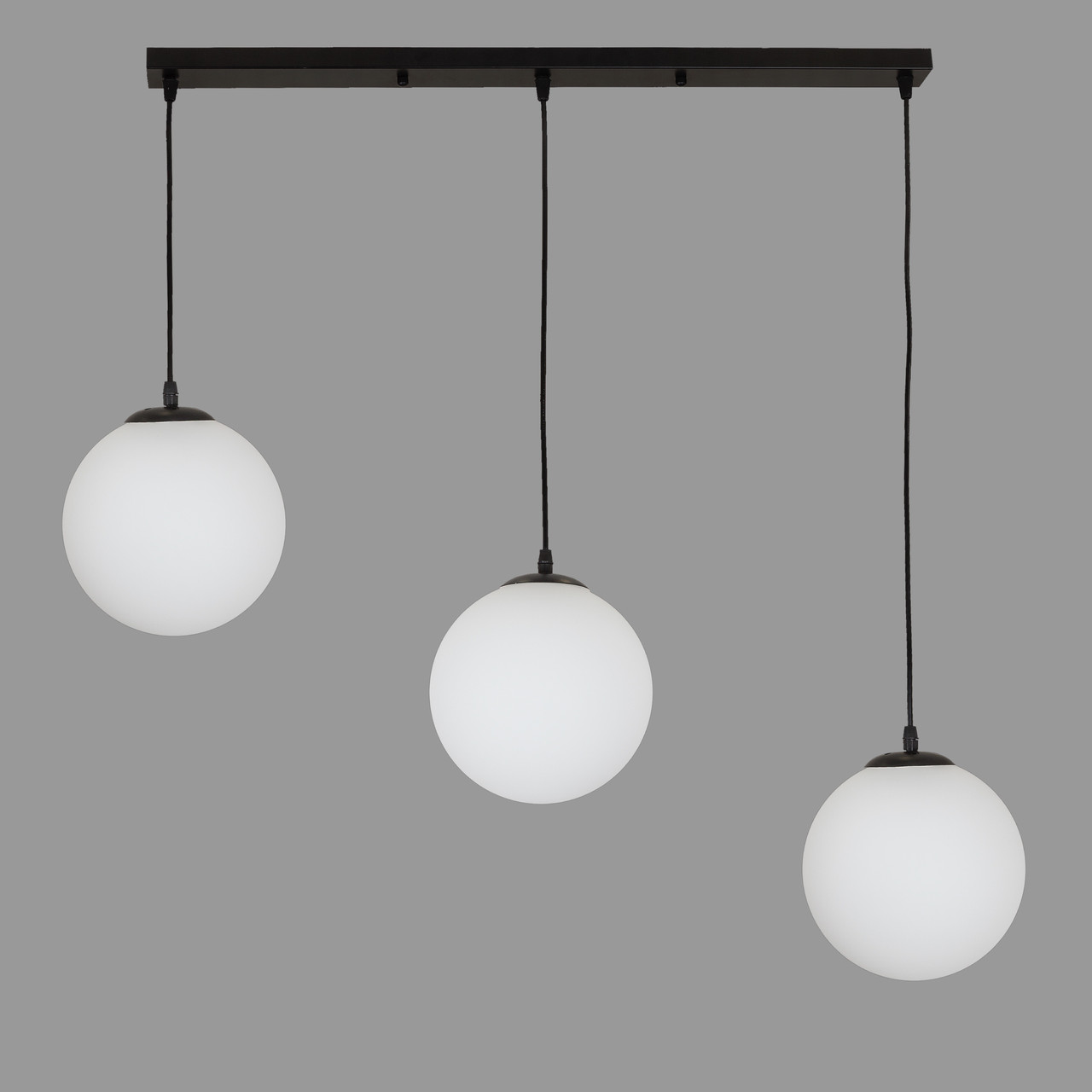 Чорна люстра з білими 20см кулями (56-glass200F-3 BK+WH)