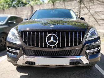Решітка радіатора Mercedes ML W166 (12-15) стиль AMG GT Panamericana (хром смужки)