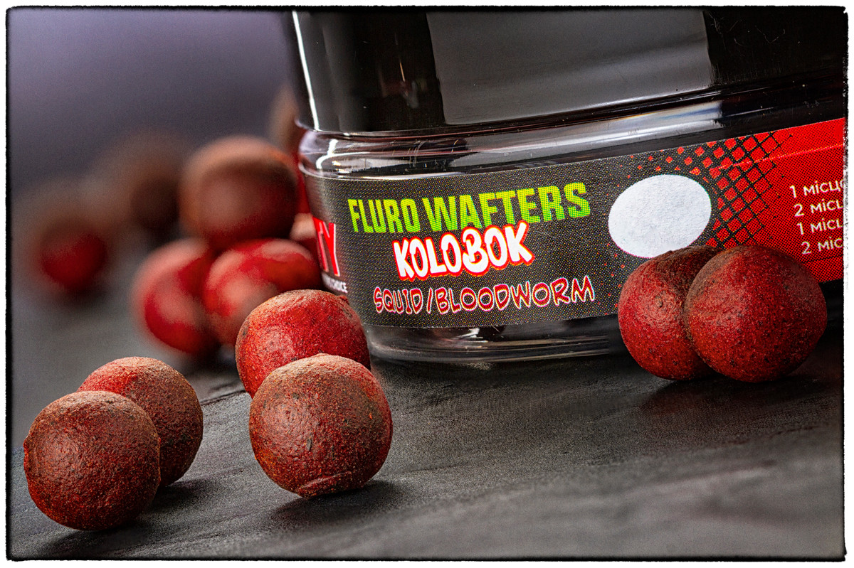 Вафтерс BOUNTY FLURO WAFTERS KOLOBOK SQUID / BLOODWORM 10 мм