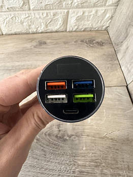 Автомобільний зарядний пристрій на 4 USB-виходи, чорний (KG-6721)