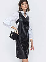 Сарафан из эко-кожи с фигурными разрезами по бокам