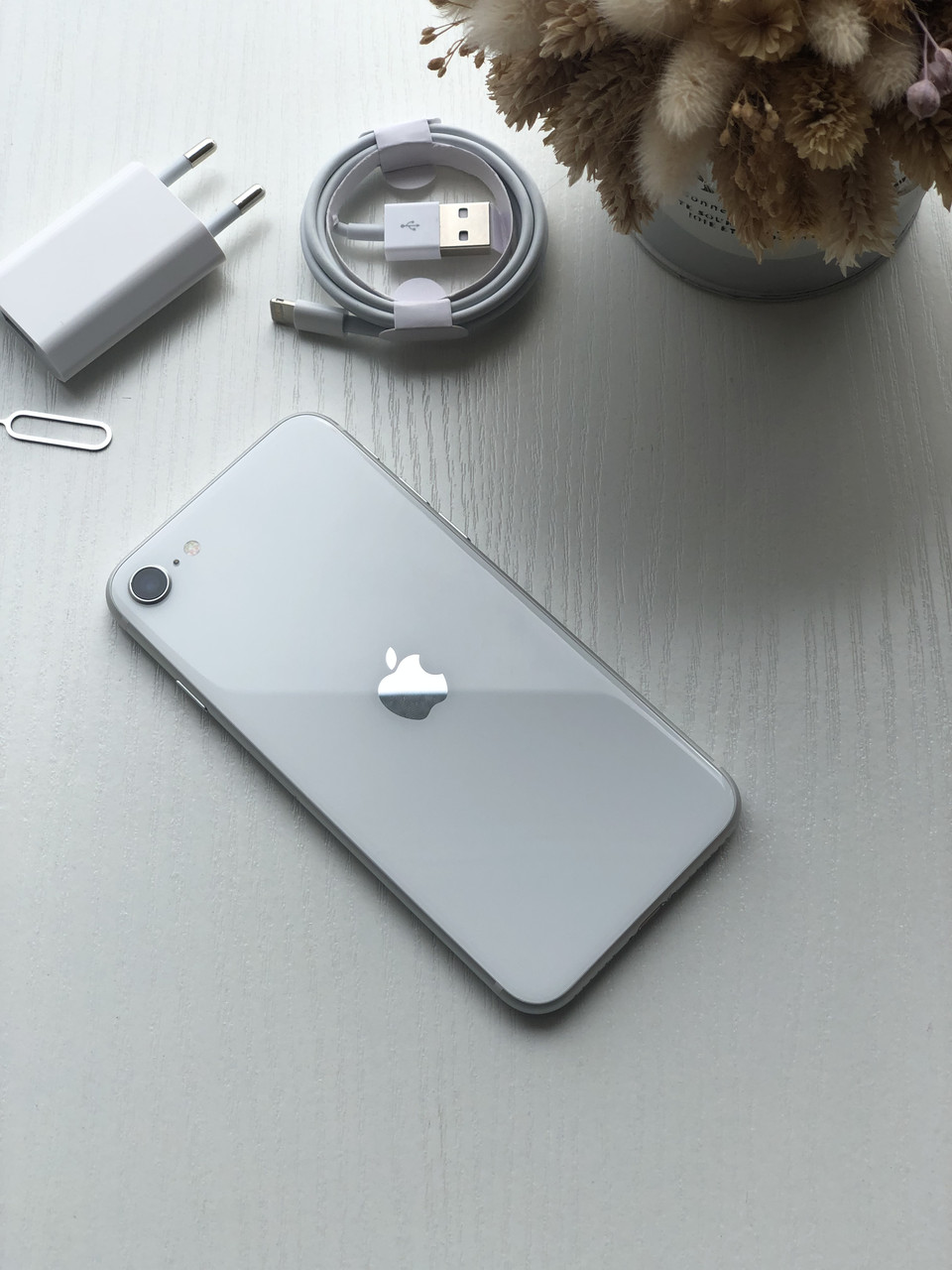 Смартфон IPhone SE 2020 64 Gb White Neverlock — Купить Недорого на Bigl ...