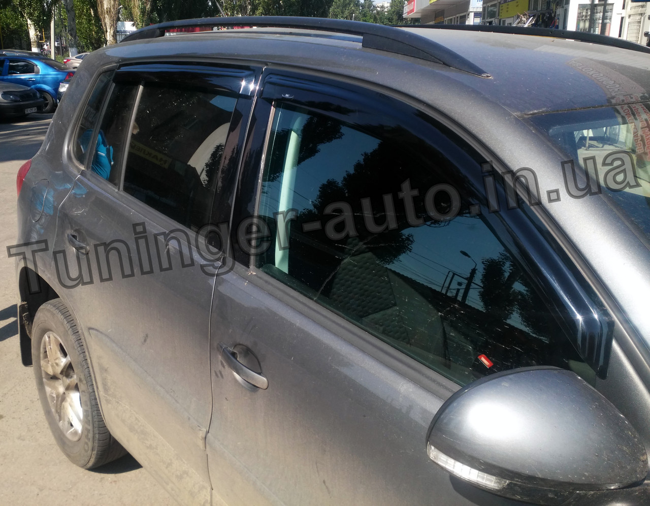 Дефлектори вікон (вітровики) Volkswagen Tiguan 2007-2016 (Hic)