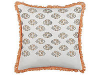 Декоративная подушка из хлопка в цветочек с кисточками 45 х 45 см бело-оранжевая SATIVUS