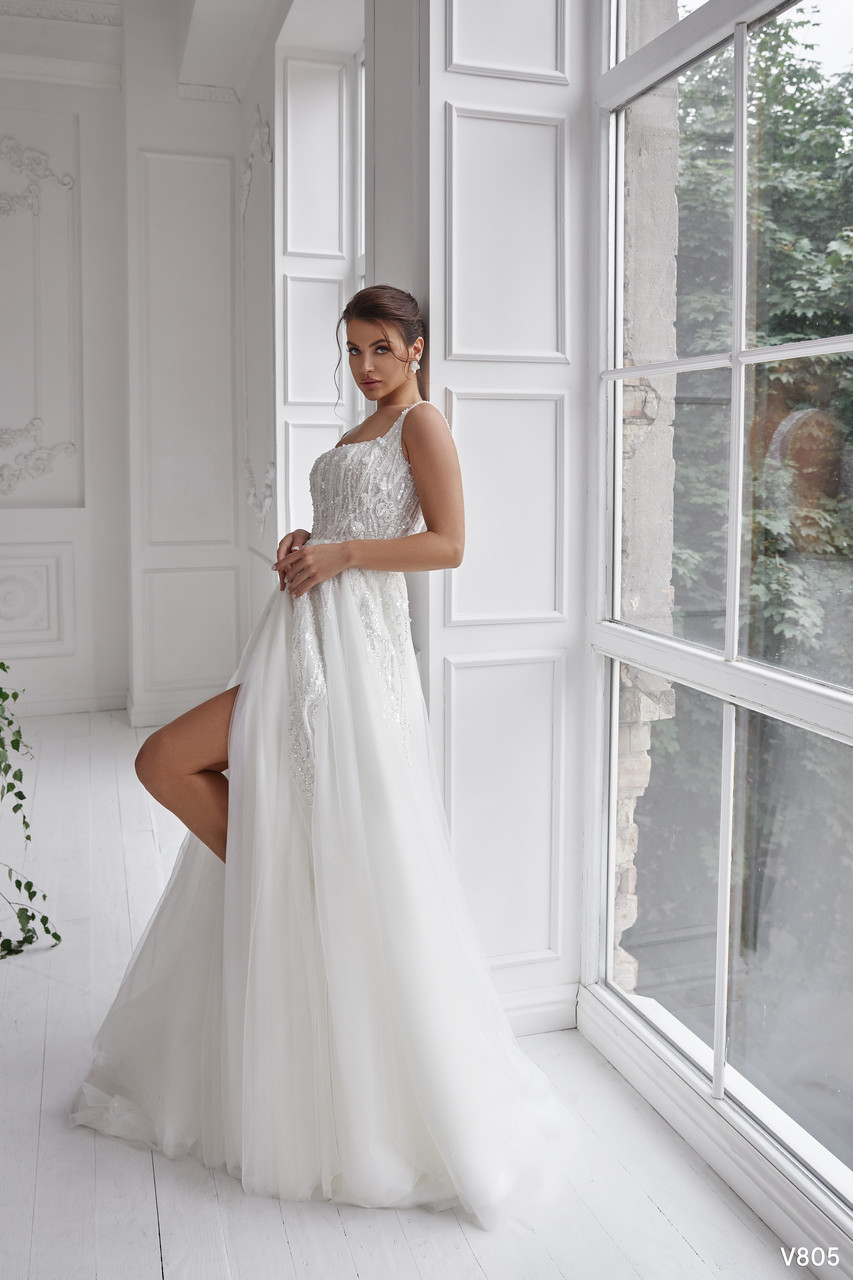 Свадебное платье с разрезом на ноге а-силуета, фото 1