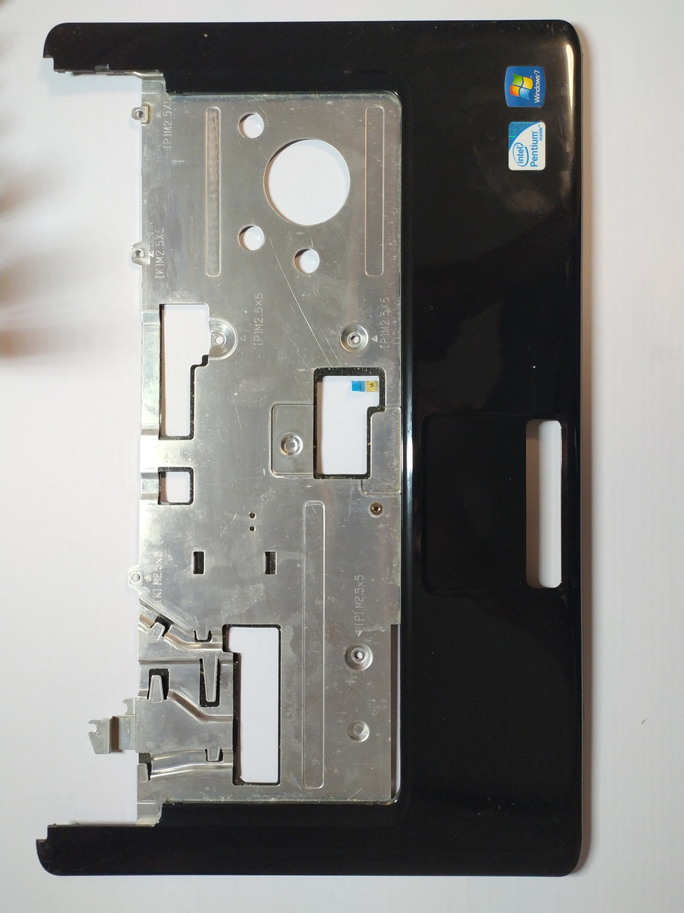 Dell 1545 Корпус C (топкейс, середня частина) бу #