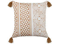 Подушка бавовняна декоративна в геометричному малюнку з бахромою 45 х 45 см світло-коричнева з білим MALUS