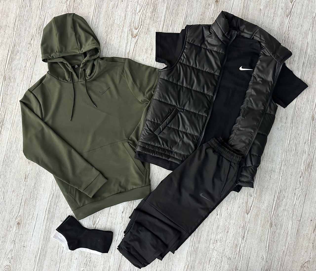 Комплект чоловічий Nike спортивний костюм жилетка футболка шкарпетки демісезонний весняний осінній найк хакі, фото 1