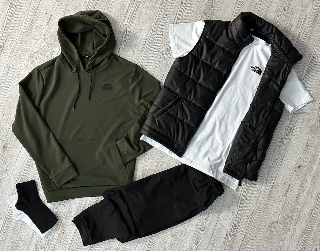 Комплект чоловічий The North Face спортивний костюм жилетка футболка шкарпетки демісезонний весняний осінній Тнф хакі, фото 1