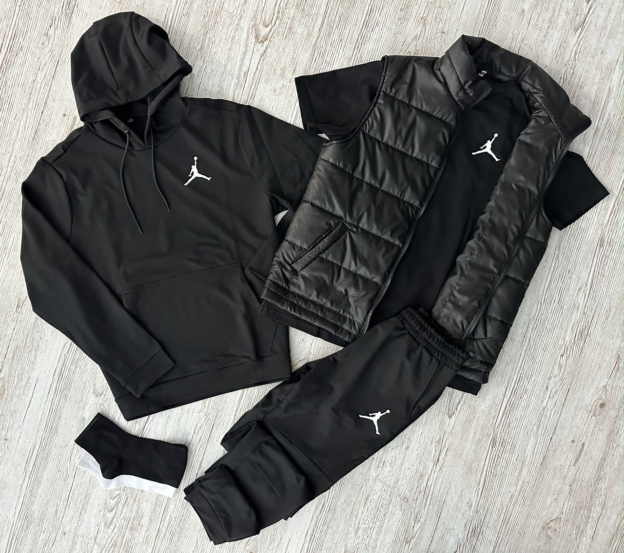 Комплект чоловічий Jordan спортивний костюм жилетка футболка шкарпетки демісезонний весняний осінній джордан чорний, фото 1