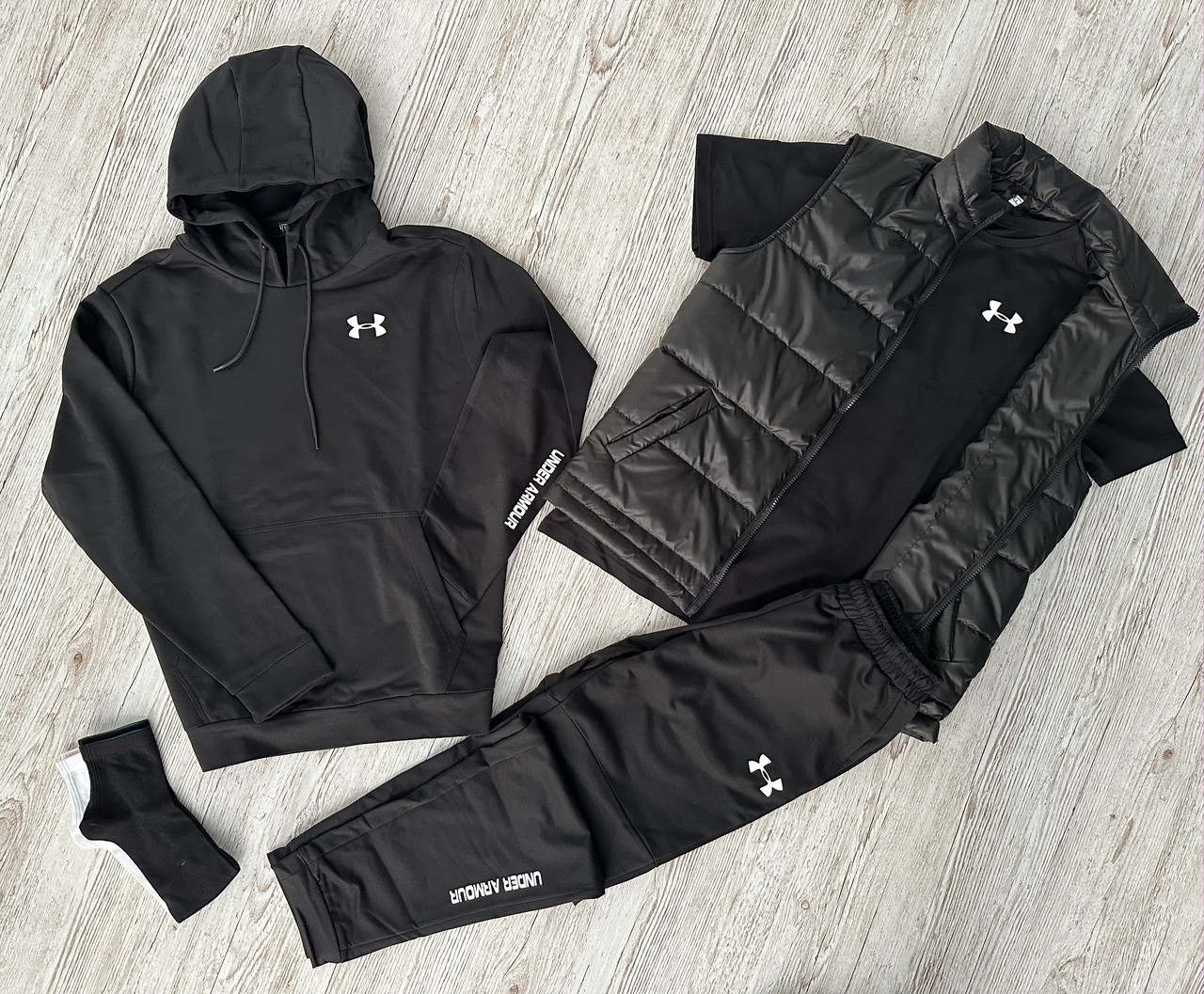 Комплект чоловічий under armour спортивний костюм жилетка футболка шкарпетки демісезонний весняний осінній андер армор чорний, фото 1