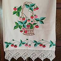 Рушник винтажный с вышивкой и кружевом Ягоды ручной работы 220*43 см.Прошлый век.
