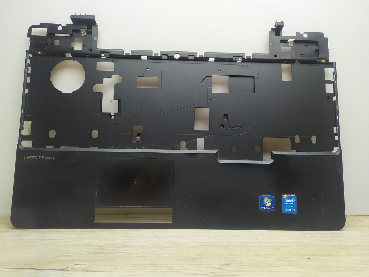 Dell latitude E5540 Корпус C (топкейс, середня частина) бу #