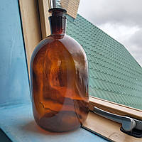 Бутыль старинный коричневое стекло Винтаж СССР с притёртой крышкой