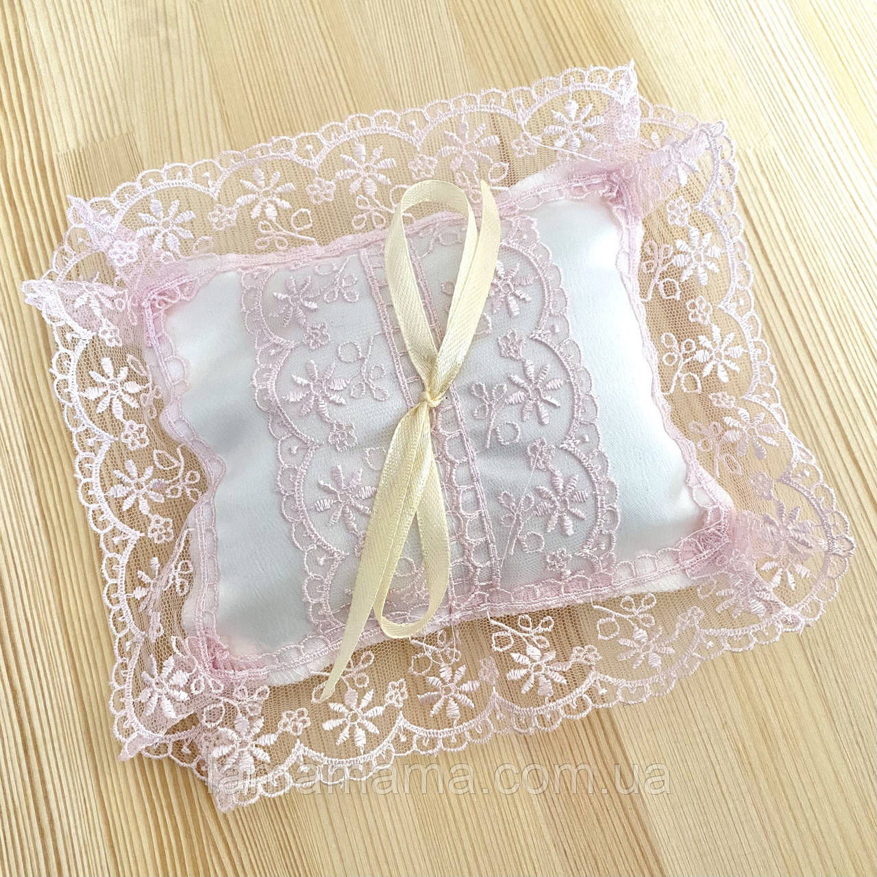 Подушечка для хрестика Чарівна світлинка молочний/пудра BetiS, фото 1