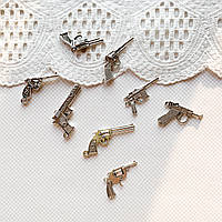 Підвіска металева Пістолет (випадковий вибір) 5 см