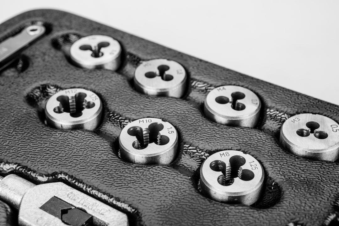 Плашки та мітчики, набір 31 шт., фото 1