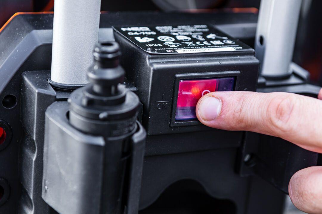 Цифрова мийка високого тиску 2000 Вт, 100 бар тиск (максимальний тиск 150 бар), фото 1