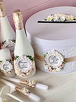 Круглая свадебная коробка для денег Казна белого цвета с бежевым декором кружевом и цветами