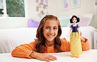 Лялька принцеса Білосніжка Disney Princess (HLW08), фото 6