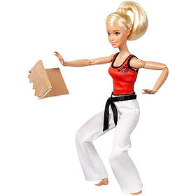 Лялька Барбі Barbie Made To Move Безмежні руху Спортсменка Каратистка DWN39