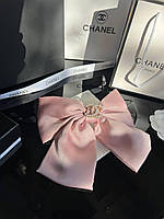 Брендовая розовая заколка с бантом, удобный зажим, с логотипом и жемчугом, ЛЮКС качество!
