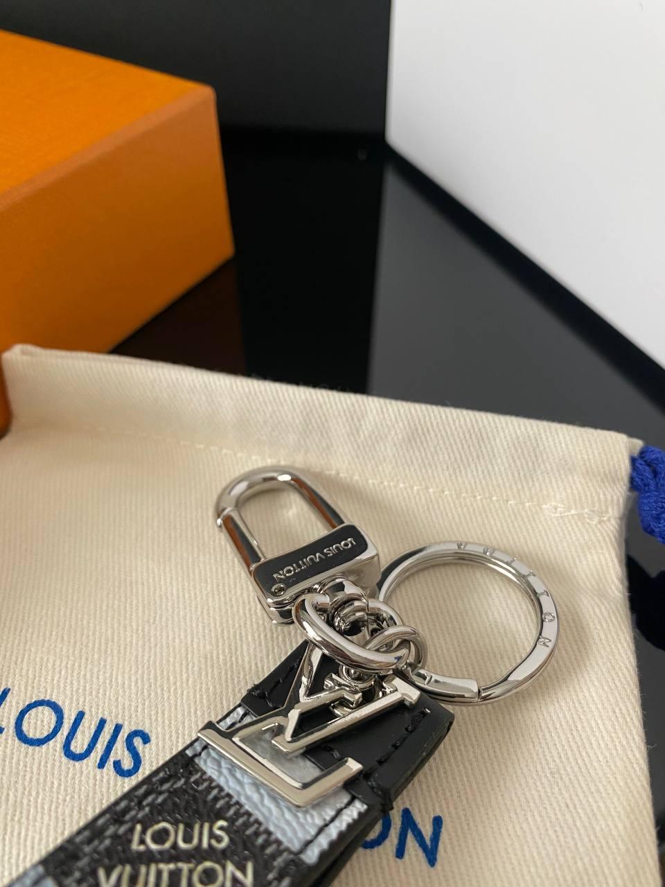 Брендовый брелок Луи Виттон в подарочной упаковке - фото 2 - id-p1790322044