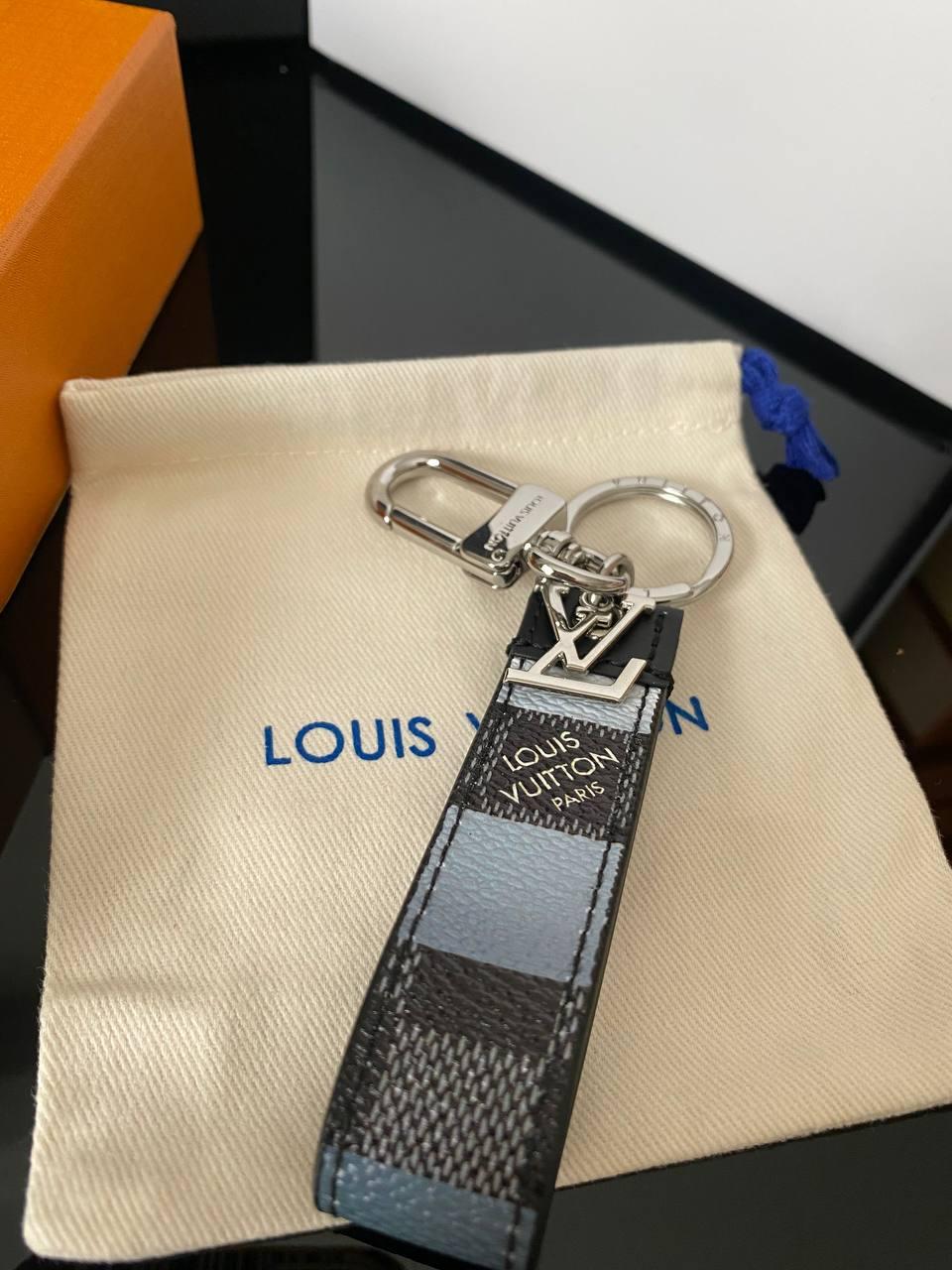 Брендовый брелок Луи Виттон в подарочной упаковке - фото 3 - id-p1790322044