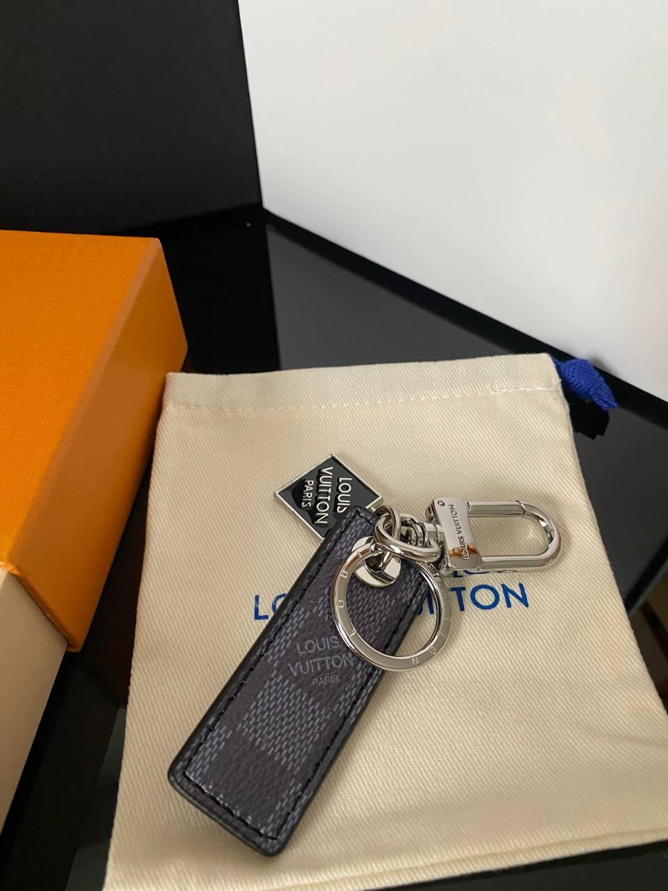 Луи Виттон брелок в подарочной упаковке - фото 2 - id-p1790322045