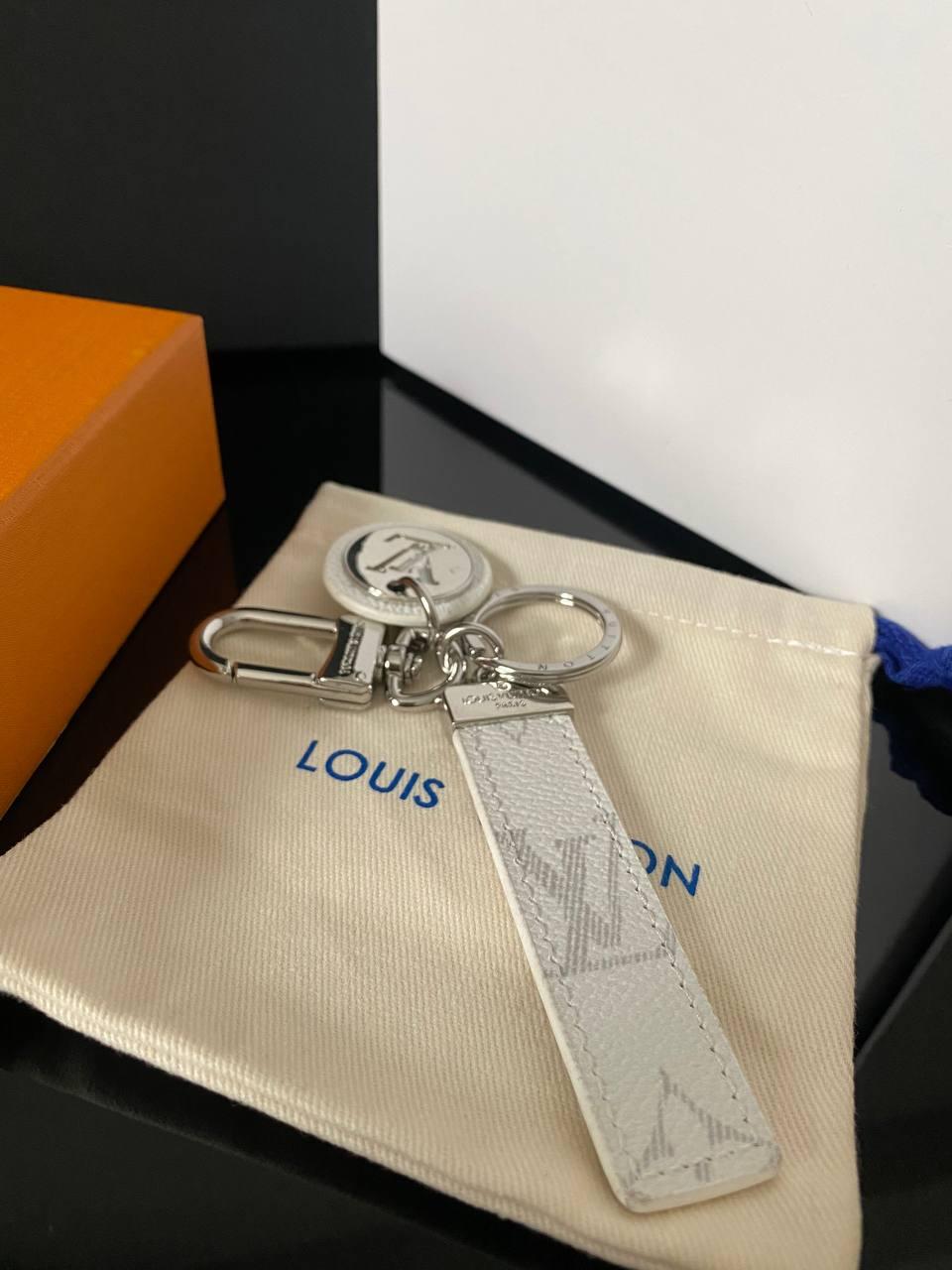 Брендовый брелок Луи Виттон в подарочной упаковке - фото 2 - id-p1790322051