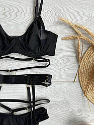 Елегантний Класичний Чорний комплект нижньої білизни з якісного, приємного на дотик матеріалу.