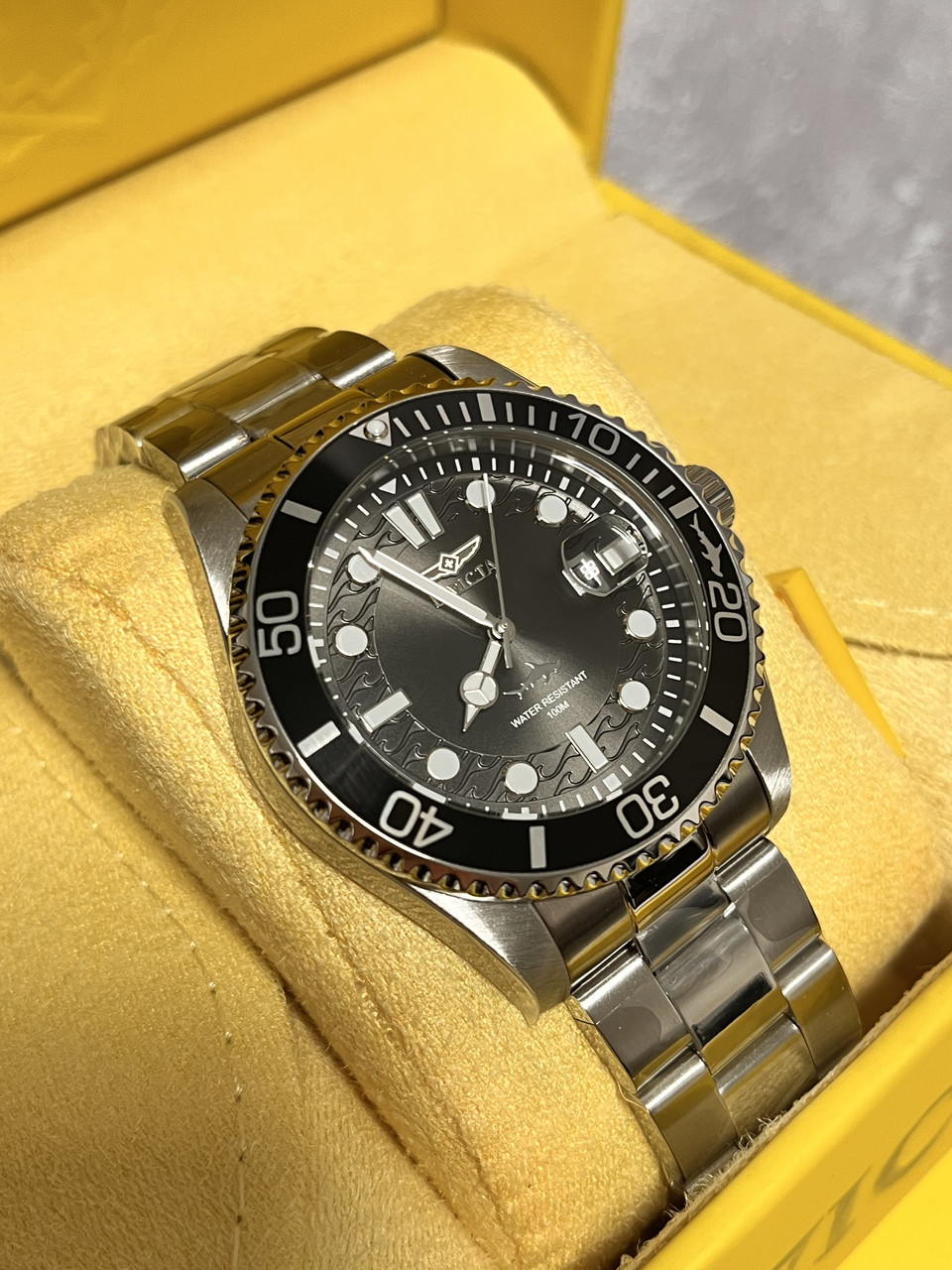 Invicta 30018 cheap