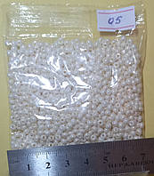 Бісер середній, Колір - бежевий (уп.50 грам)