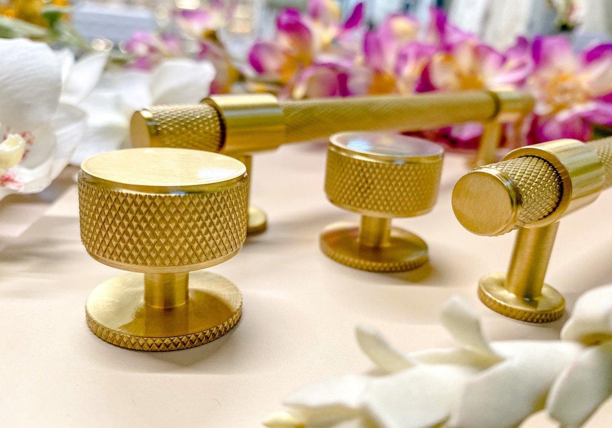 Ручка-кнопка Golden Artisan модерн