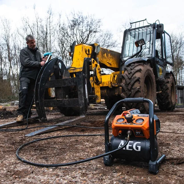 Aeg compressor 18v sale