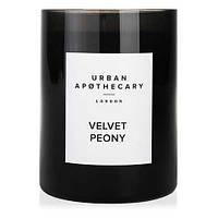 Ароматична travel свічка з дерево-квітковим ароматом Urban apothecary Velvet Peony 175 г