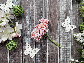 Декоративні квіти Хризантема 3 см 6 шт/уп, біло-червоного кольору.