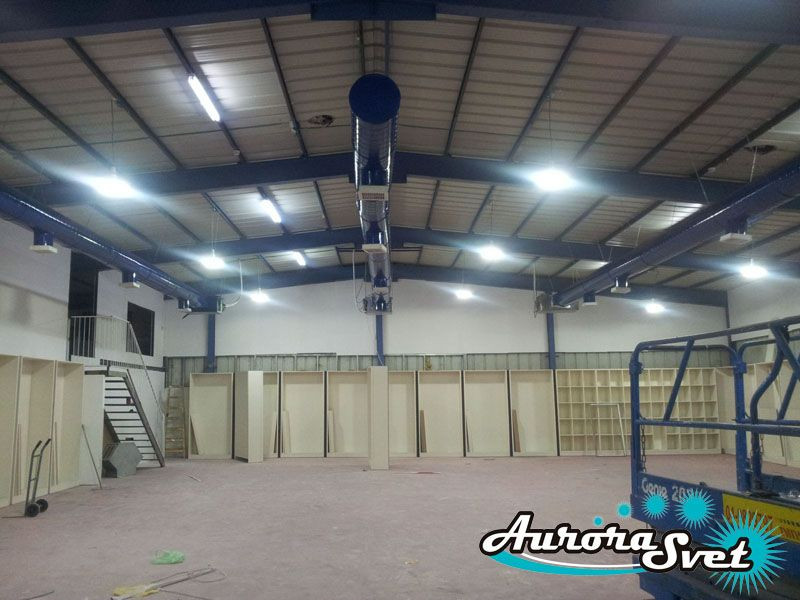 Освітлення склада. Світлодіодне освітлення. LED подсветка. Професійне освітлення приміщень.