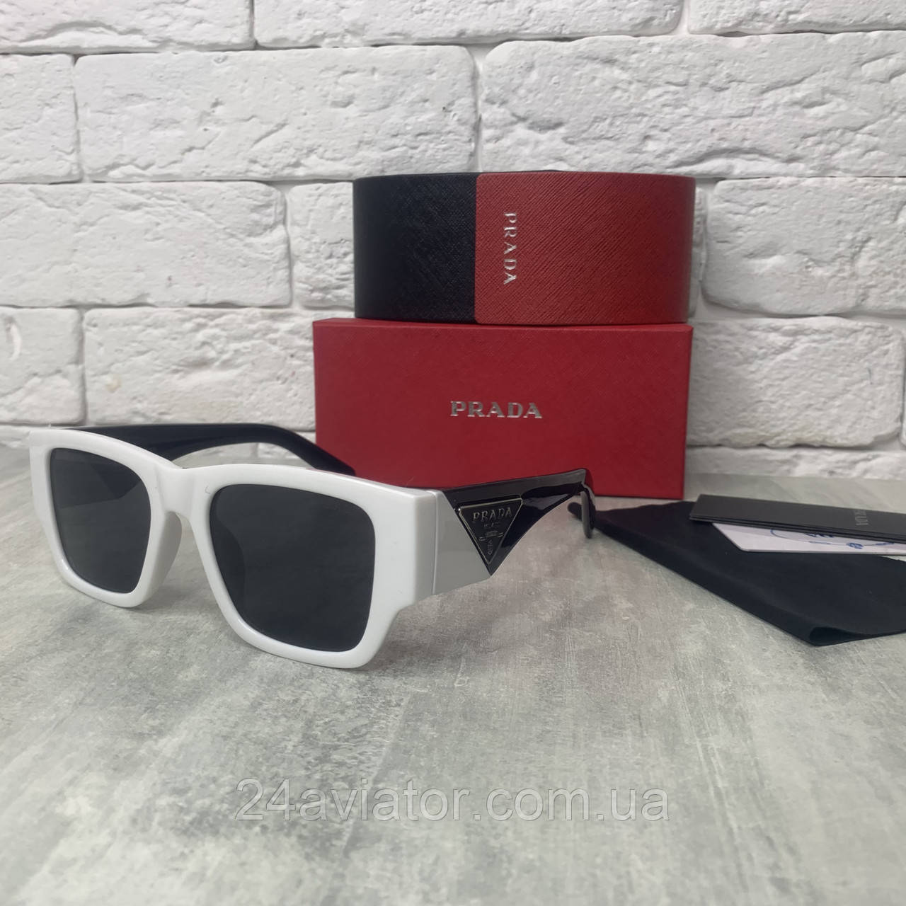 Сонцезахисні окуляри жіночі PR 5605 чорно-білий, окуляри модель 2023 року
