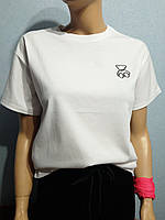 Молодежная женская футболка тренд вышивка мишка белый 42-46