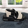 Босоніжки жіночі бежеві шкіряні з чорною гумкою спортивного плану., фото 6