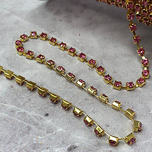 1м - Стразовий ланцюг SS 12 (3 мм) Рожевий кристал у золоті