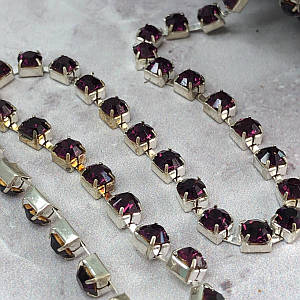 1м - Стразовий ланцюг SS 16 (4 мм) Аметистовий кристал у сріблі