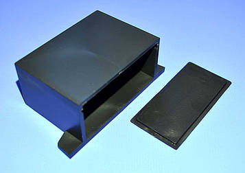 Корпус пластмасовий Z-8 50х70х35 (ш*д*в) з ''вухами'' Kradex
