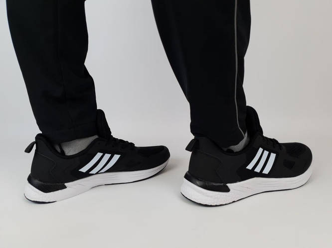 Adidas run store black