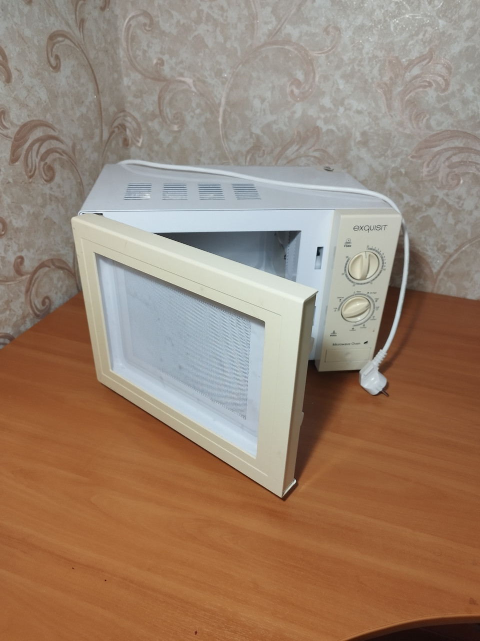 Купить МИКРОВОЛНОВКА Б/У, цена 1800 грн — Prom.ua (ID#1792082041)
