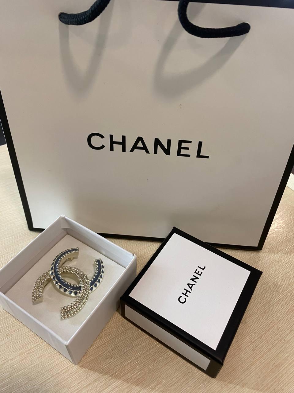 Брендова брошка Шанель / Chanel, срібляста