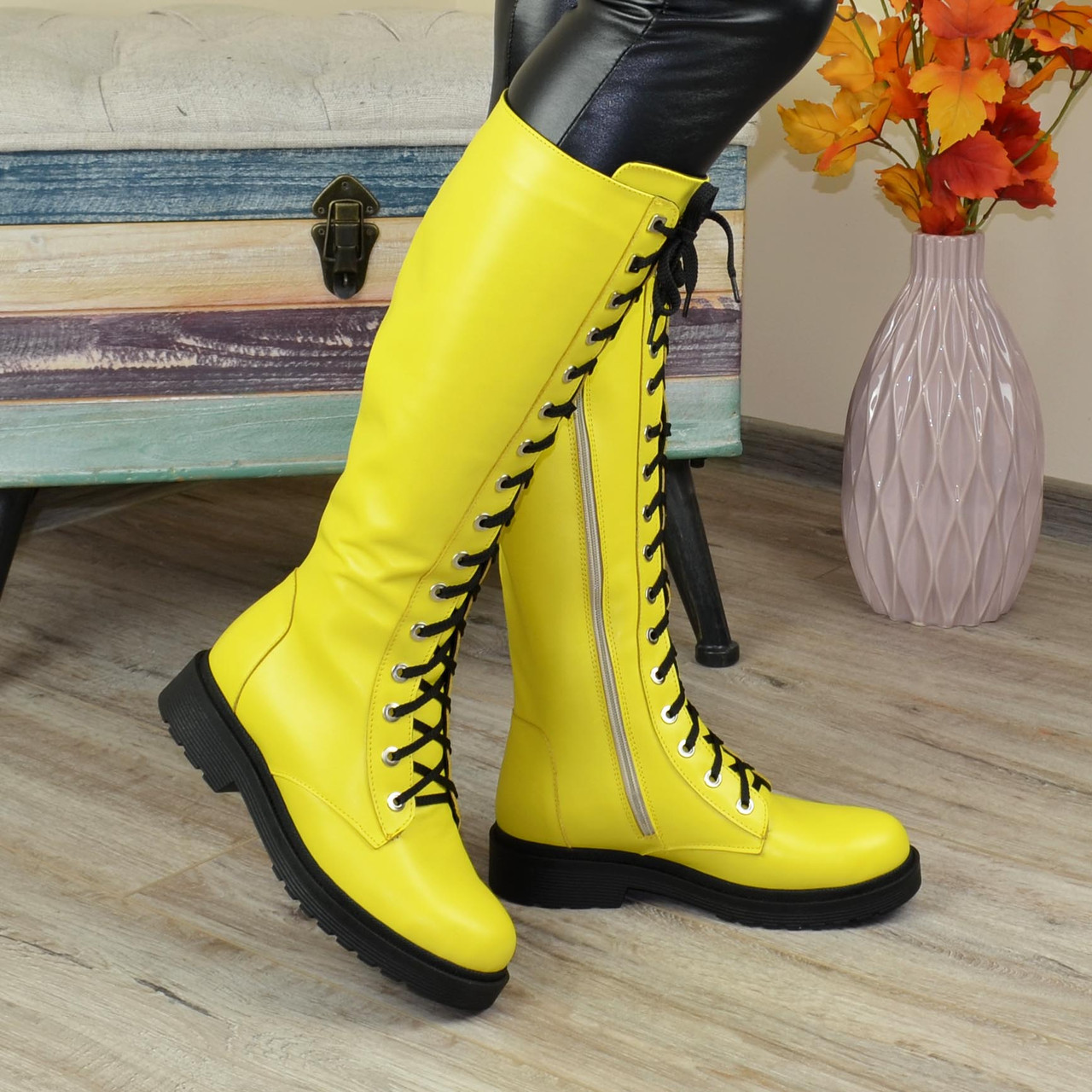 Чоботи шкіряні жіночі високі на шнурівці, колір жовтий, фото 1
