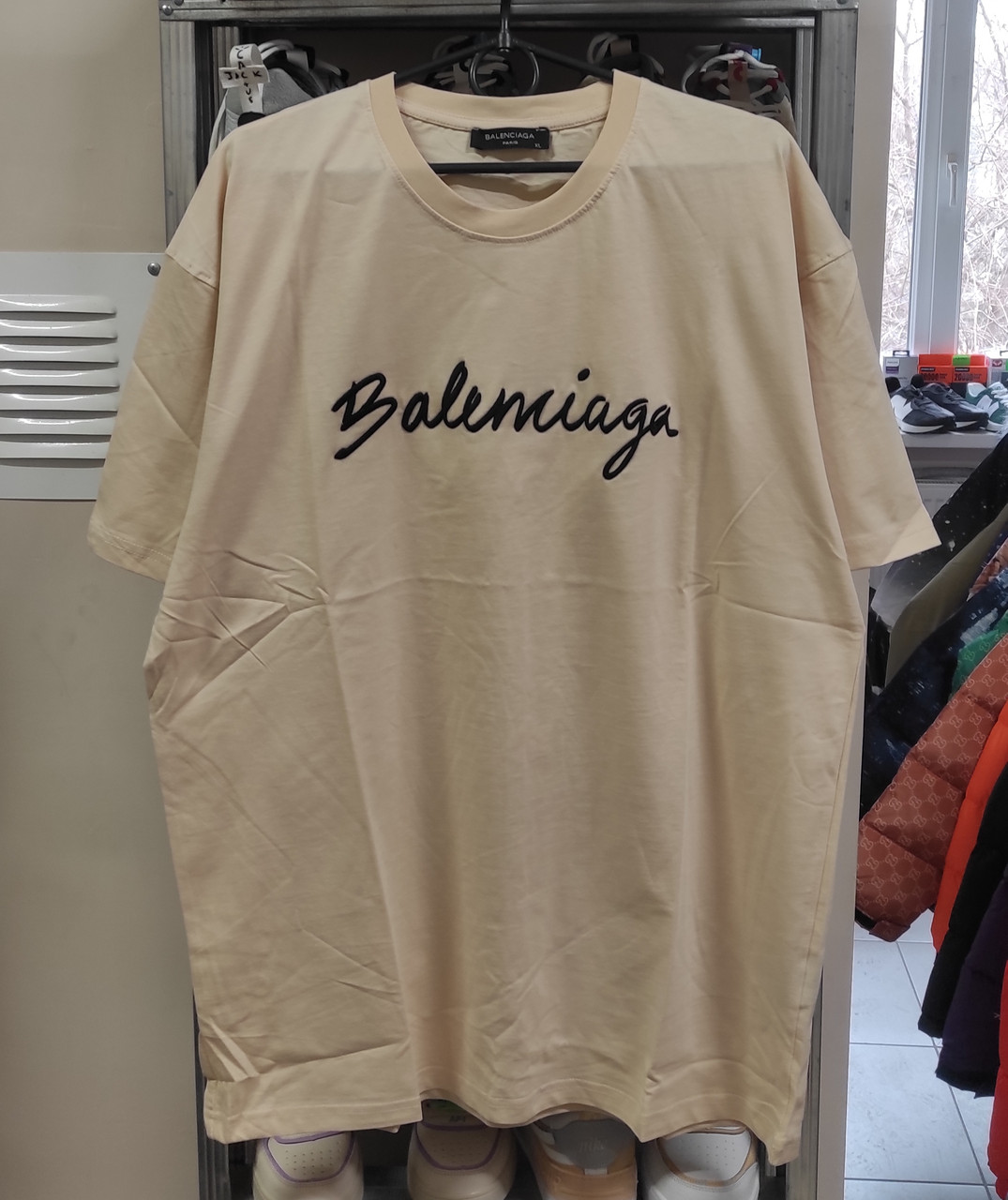 Футболка молодіжна жіноча та чоловіча Balenciaga. Бежева футболка стильна Баленсіага. Футболки на літо