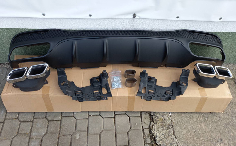 Дифузор заднього бампера Mercedes GLE W166 (Black) з насадками, фото 1